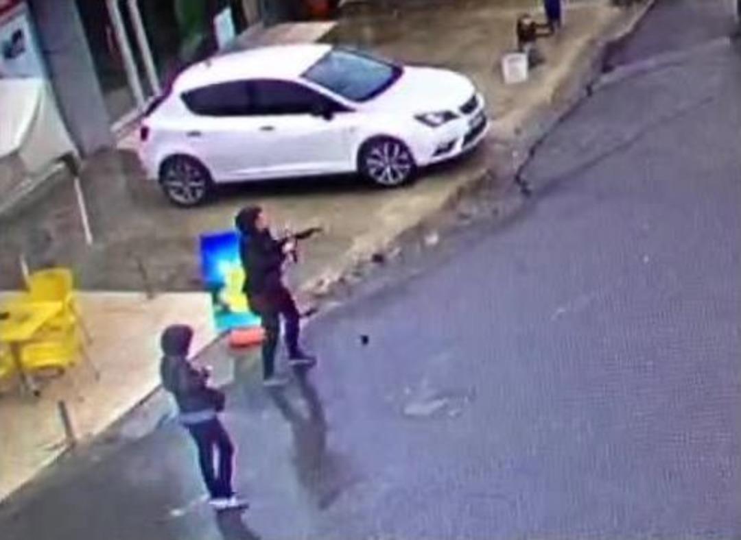 &Ccedil;evik Kuvvet Şube M&uuml;d&uuml;rl&uuml;ğ&uuml;&rsquo;ne Saldırı Anı G&uuml;venlik Kamerasında