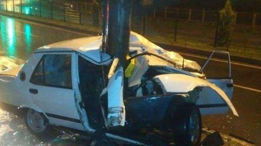 Dalaman&rsquo;da Otomobil Elektrik Direğine &Ccedil;arptı; 1 Ağır Yaralı