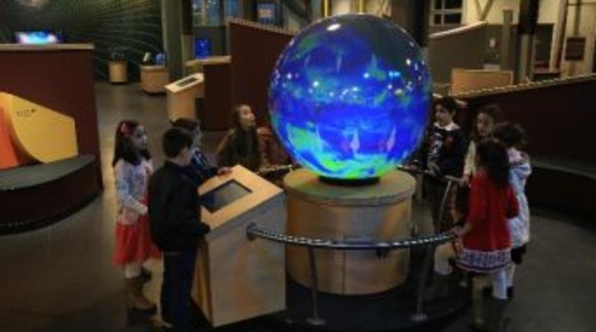 Bilim Merkezi, D&uuml;nyanın Sırlarını Sergiliyor