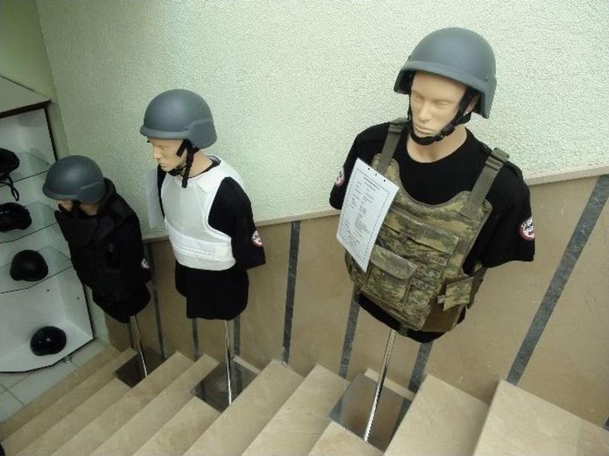 G&uuml;venlik G&uuml;&ccedil;leri İ&ccedil;in Kumaştan Kurşun Ge&ccedil;irmez Miğfer Ve Yelek &Uuml;retildi