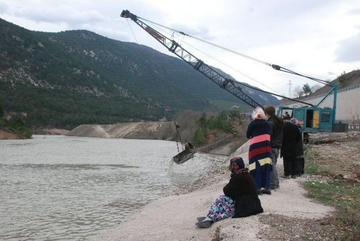 Reşadiye&rsquo;de Kayıp İki &Ccedil;ocuk Bal&ccedil;ıkla Kaplı Alanda Aranıyor