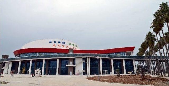 T&uuml;rkiye&rsquo;nin En B&uuml;y&uuml;k Oditoryumuna Sahip Kongre Merkezi G&uuml;n Sayıyor 3