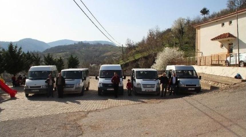 Akyazılı Servis Minib&uuml;s&ccedil;&uuml;lerinin &lsquo;s&rsquo; Plaka Mağduriyeti