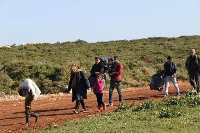 Didim’de Göçmenler Umut Yolculuğu İçin Fırsat Kolluyor