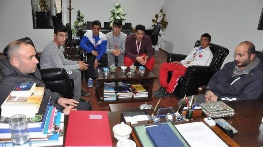Demir Yumruklu Şampiyonlardan İl M&uuml;d&uuml;r&uuml; İnan&ccedil;&rsquo;a Ziyaret