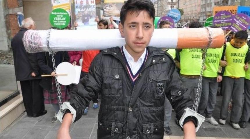 Minik &Ouml;ğrenciler Sigaraya Karşı Y&uuml;r&uuml;d&uuml;