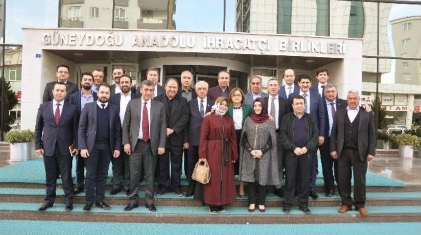 Başkan Şahin Baklava Ve Fıstık Ambalaj Tasarımına El Attı