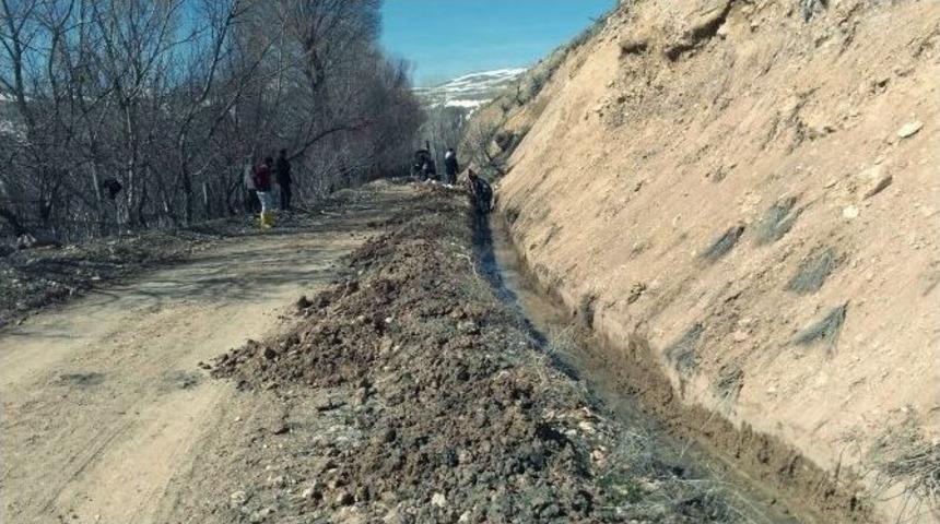 Adilcevaz&rsquo;da Sulama Kanalı &Ccedil;alışmaları Erken Başladı