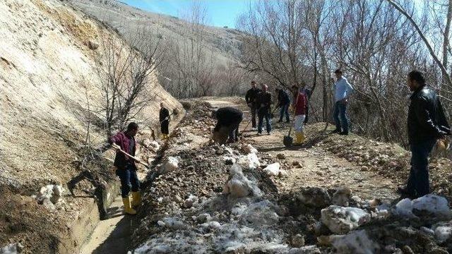Adilcevaz&rsquo;da Sulama Kanalı &Ccedil;alışmaları Erken Başladı 1