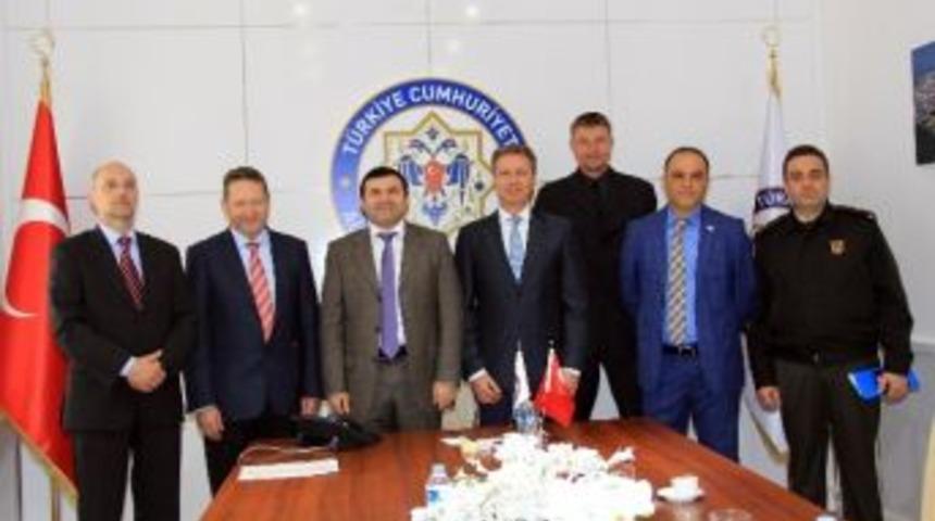 Alman Konsolos Vetter, Kaymakam Tanrıseven&rsquo;i Ziyaret Etti