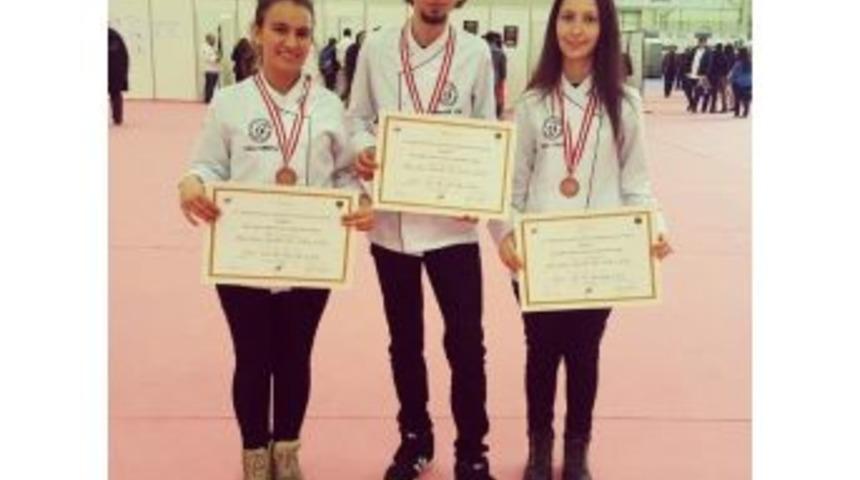 Pa&uuml; Bronz Madalya Kazandı