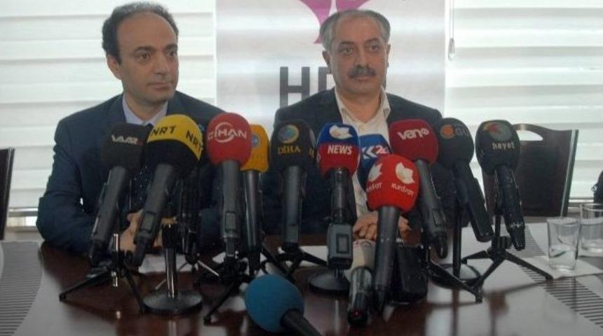 Erdoğmuş Ve Baydemir&rsquo;den Halka &lsquo;cuma Namazını Parkta Kılalım&rsquo; &Ccedil;ağrısı