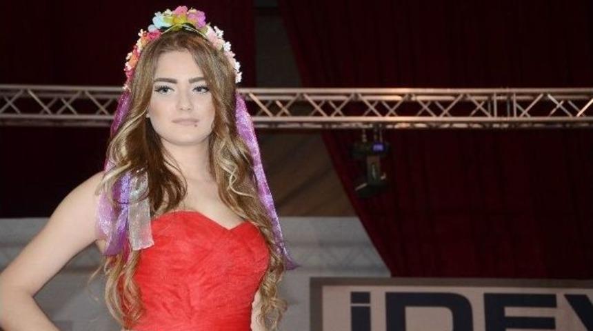 İdeal Ev Ve Evlilik Fuarı Gelinlik Defilesi İle Kapılarını A&ccedil;tı