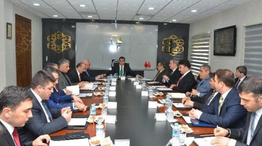 Vali D&uuml;zg&uuml;n M&uuml;lki İdare Amirleriyle Bir Araya Geldi