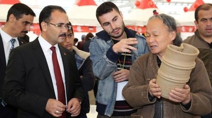 Cahan; "uşak K&uuml;lt&uuml;r Ve Sanatla Anılan Bir Kent Olacak"