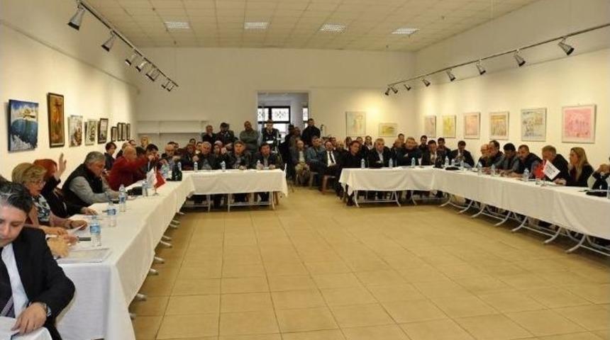 Başkan Gen&ccedil;er, &ldquo;23 Ayda 250 Bin Metrekare Kilit Taş, 25 Kilometre Asfalt Yol Yaptık&rdquo;