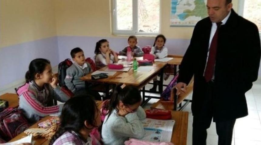 Burhaniye&rsquo;de Okullara Kaymakam Ziyareti