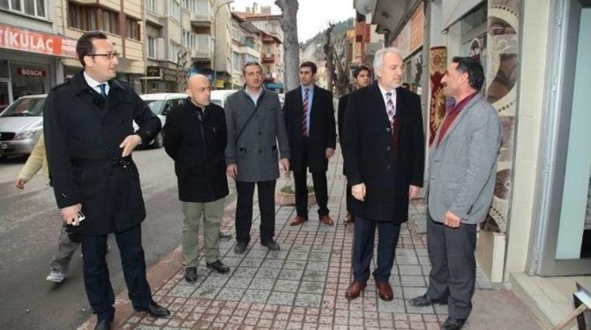 Belediye H&uuml;rriyet Caddesi&rsquo;ni Yeniliyor