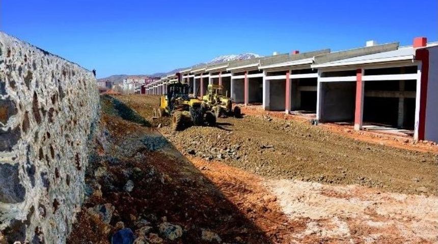 Eksikler Giderildi, Esnaf Taşınmaya Başladı