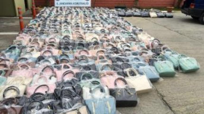 Antalya&rsquo;da 75 Bin Tl&rsquo;lik Ka&ccedil;ak Kadın &Ccedil;antası Ele Ge&ccedil;irildi