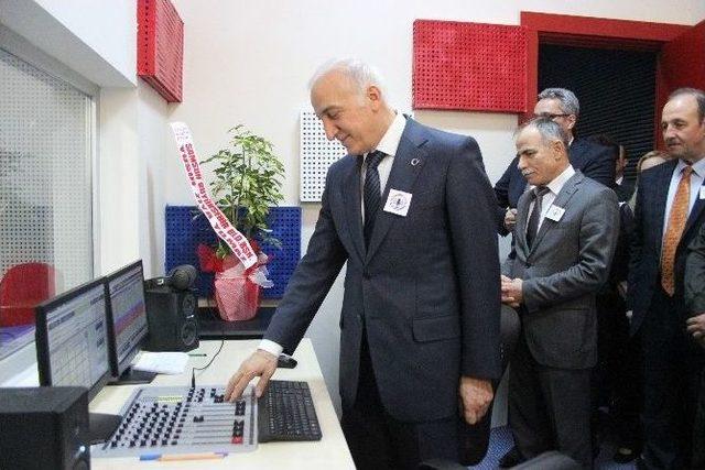 &lsquo;om&uuml; Radyo&rsquo; Yayında 1