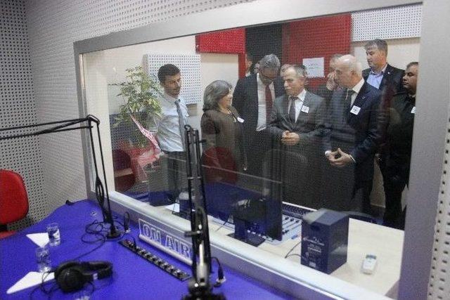 &lsquo;om&uuml; Radyo&rsquo; Yayında 3