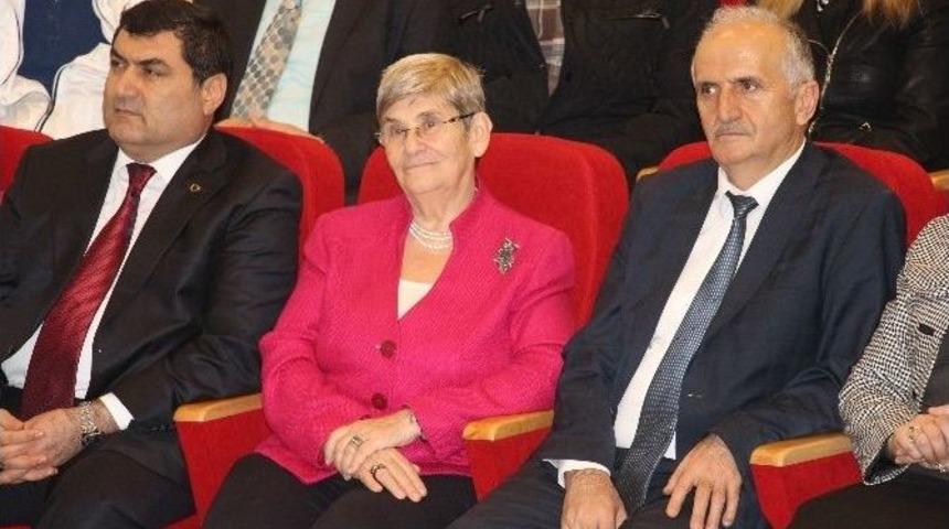 Canan Karatay Sakarya&rsquo;da Seminer Verdi