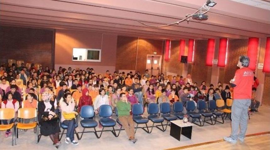 Akut İn&ouml;n&uuml;&rsquo;de &Ouml;ğrencilere Deprem Semineri Verdi
