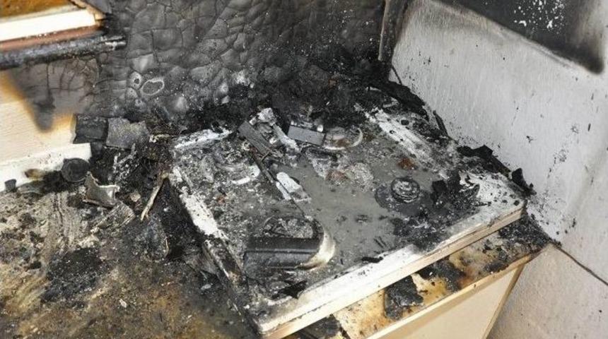 G&uuml;r&uuml;n&rsquo;de Mutfakta &Ccedil;ıkan Yangın Korkuttu