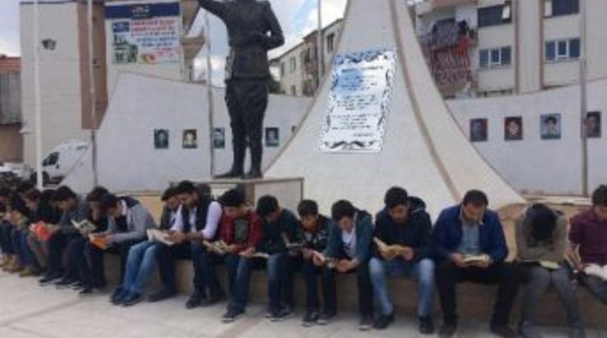 &Uuml;lk&uuml;c&uuml; Gen&ccedil;lerden Kitap Okuma Etkinliği