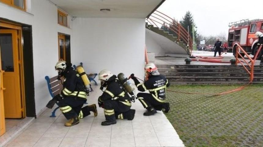 Okulda Yangın Ve Arama Kurtarma Tatbikatı