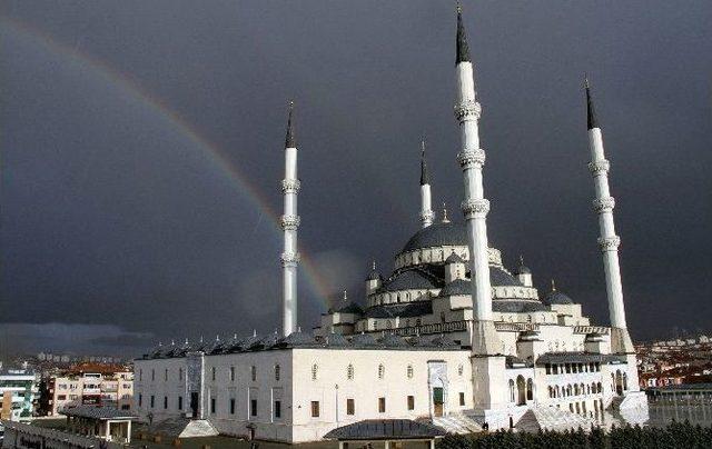 Başkent’te Yağmurdan Sonra Gökkuşağı