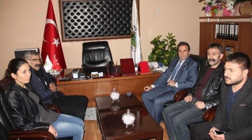 Hdp&rsquo;li Vekil Hoşhaber Belde Belediyesini Ziyaret Etti