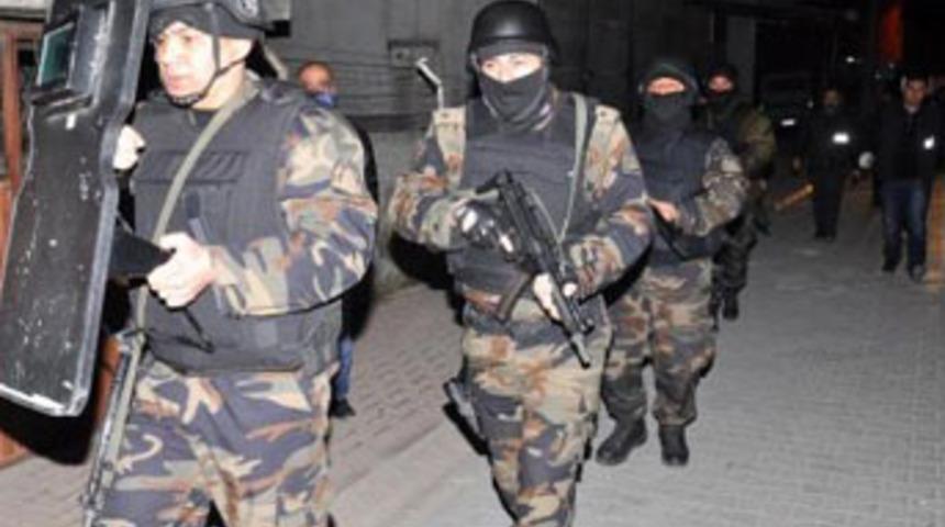 500 polisle film gibi uyuşturucu operasyonu