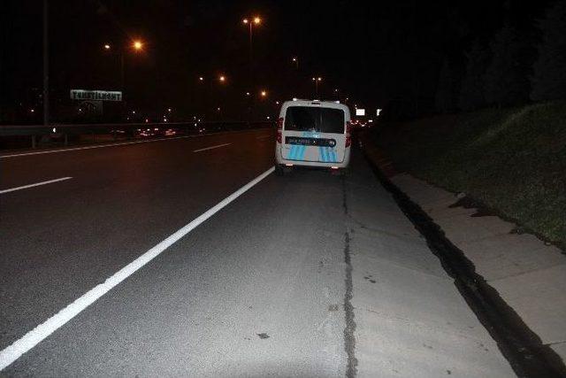 İstanbul’da Adli Personeli Taşıyan Araca Ve Polis Otosuna Silahlı Saldırı