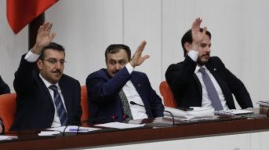 &Uuml;&ccedil; Bakanlığın 2016 Yılı B&uuml;t&ccedil;esi Kabul Edildi