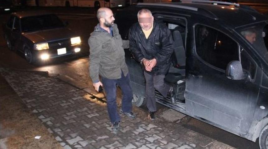 &ldquo;sevgili Buldum&rdquo; Diye Kandırdığı Adamı Gasp Etti