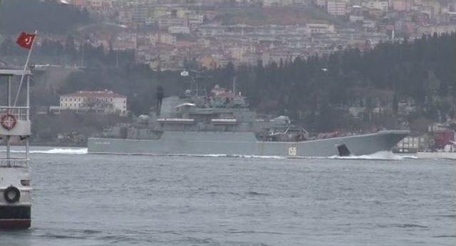 Rus Savaş Gemisi İstanbul Boğazı’ndan Geçti