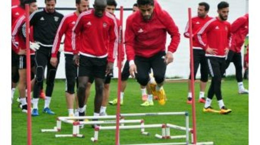 Gaziantepspor Ankara&rsquo;da 3 Puan Arayacak