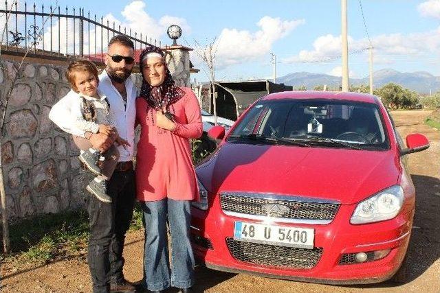 (&ouml;zel) Ağlatan Arabayla Mutluluk Pozu 1