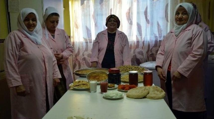 İn&ouml;n&uuml;&rsquo;den T&uuml;rkiye&rsquo;ye A&ccedil;ılma &Ccedil;abası