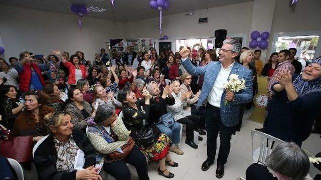 Karşıyakalı Kadınlara 8 Mart Hediyesi