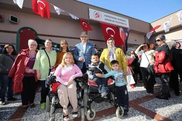 Karşıyakalı Kadınlara 8 Mart Hediyesi G5