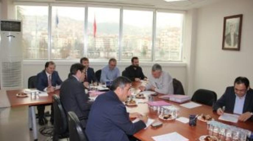 Enc&uuml;mende 47 Toplu Taşıma Ve 9 Servis Aracına Ceza Kesildi