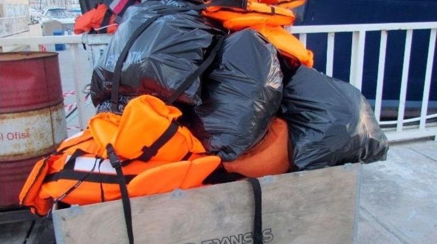 &Ccedil;eşme&rsquo;de, 15 Saatte 505 Sığınmacı Yakalandı