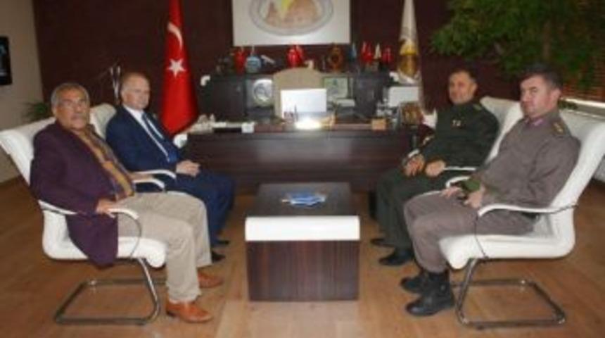 Vali Ceylan U&ccedil;hisar Belediyesini Ziyaret Etti