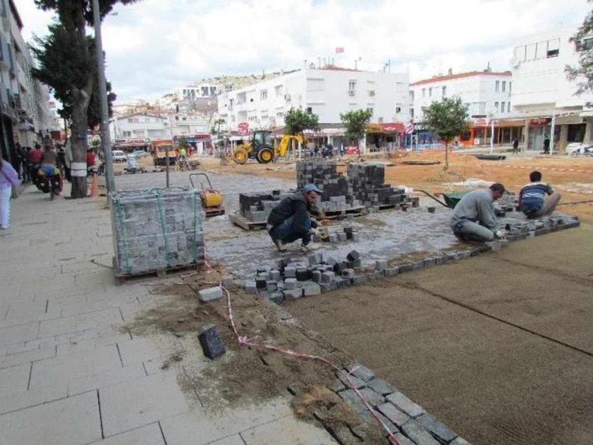 &Ccedil;eşme Yeni Meydanına Kavuşuyor