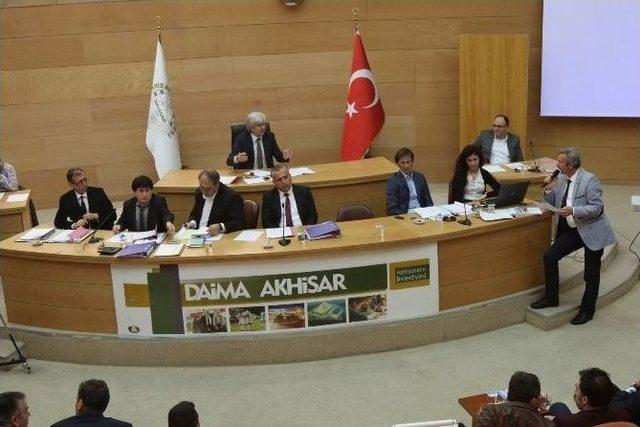 Akhisar Belediyesi Meclis Toplantısında Pazar Yeri Krizi 1