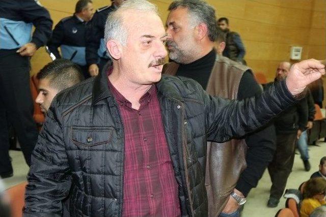 Akhisar Belediyesi Meclis Toplantısında Pazar Yeri Krizi 2