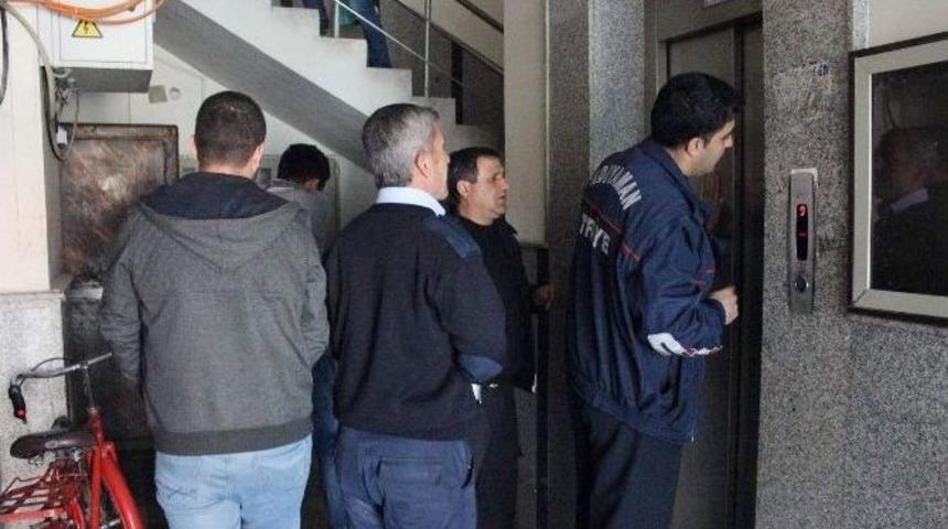 Asans&ouml;rde Mahsur Kalan 4 Kişi Kurtarıldı